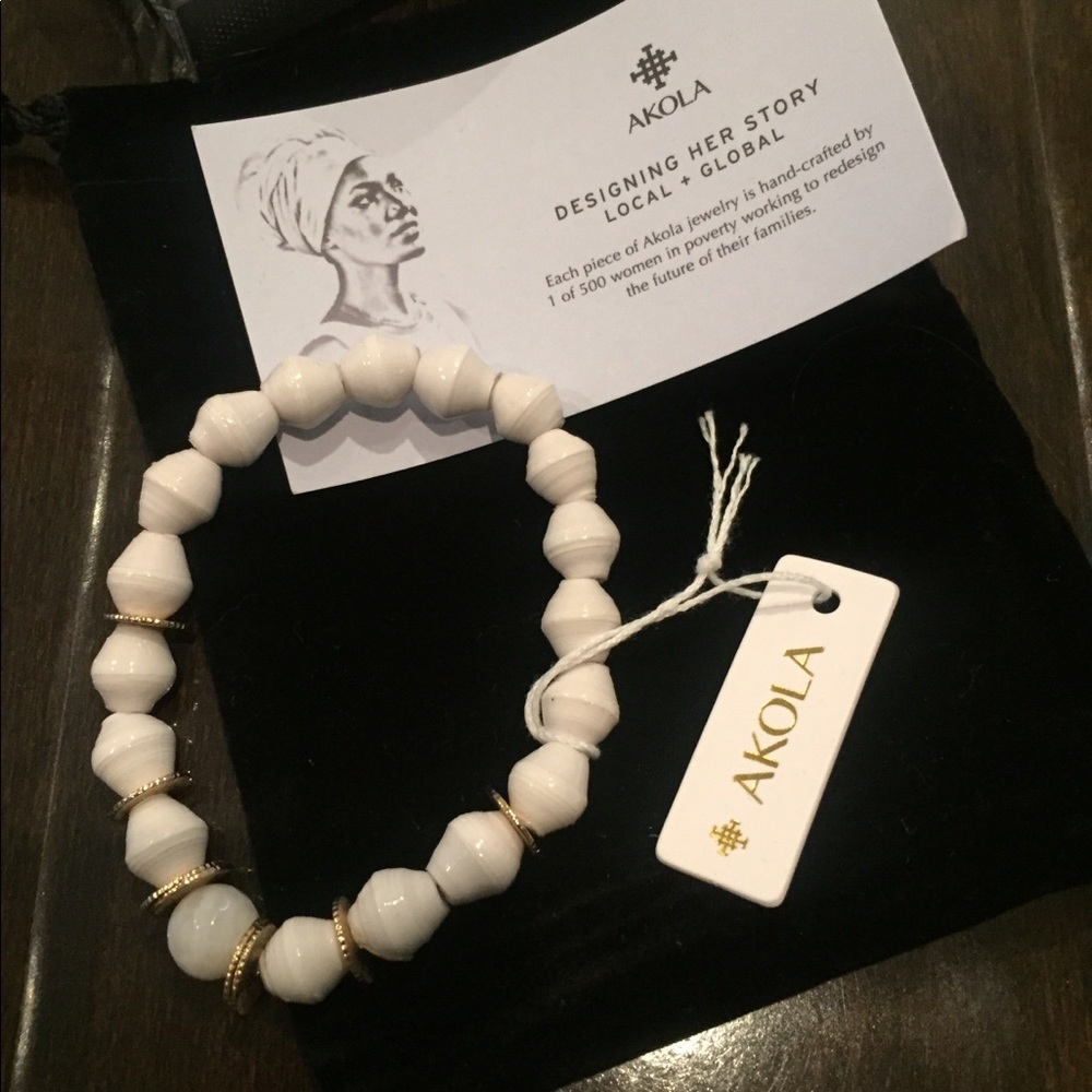 Akola white and gold beaded bracelet